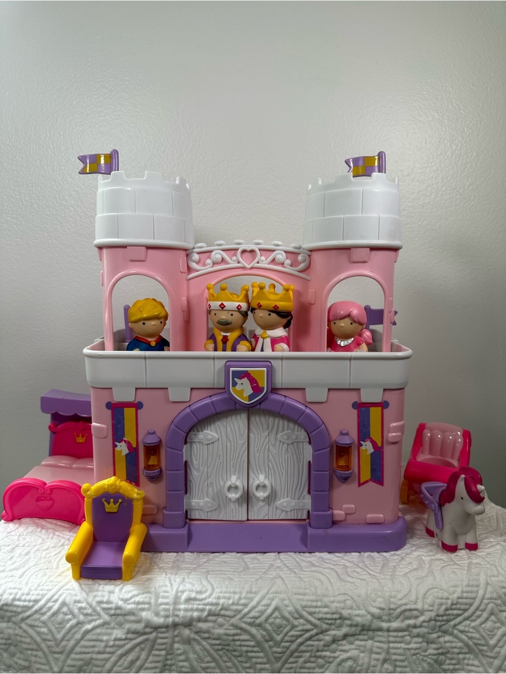 Fisher-Price Little People Princess Castle Playset w Figures & Accessories 13pc - Picture 2 of 15
